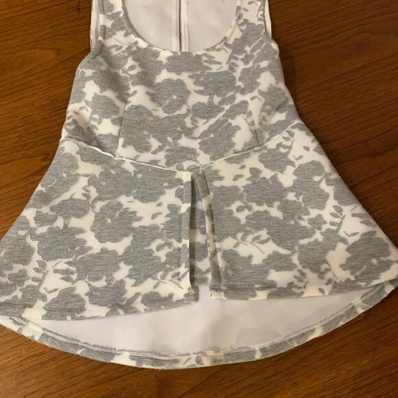 Anthropologie Peplum Tank Top • Grey White Abstract Print • Size Small Bridal - Picture 3 of 7